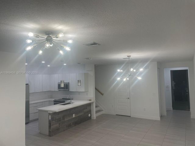 10445 NW 81st Ter 10045, Doral, FL 33178