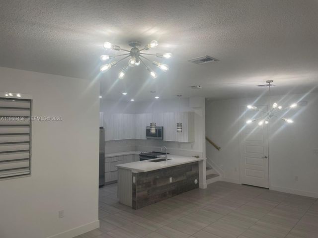 10445 NW 81st Ter 10045, Doral, FL 33178