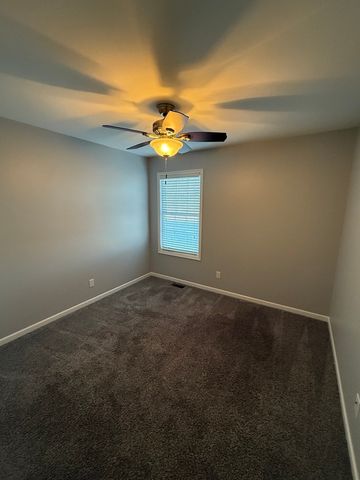 1603 Riverside Circle, Dixon, IL 61021