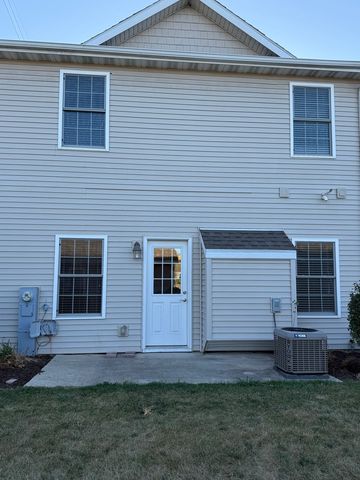 1603 Riverside Circle, Dixon, IL 61021