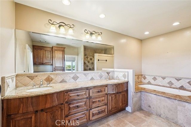 40000 Valle Vista, Murrieta, CA 92562