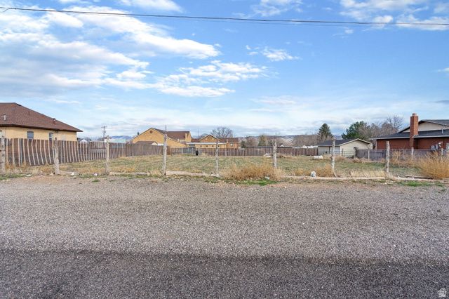 40 N 100 W, Aurora, UT 84620