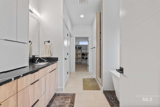 429 Meadowview Lane N, Twin Falls, ID 83301