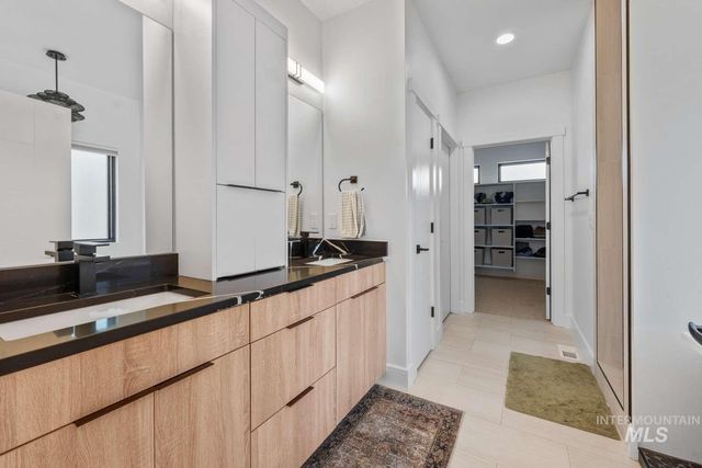 429 Meadowview Lane N, Twin Falls, ID 83301