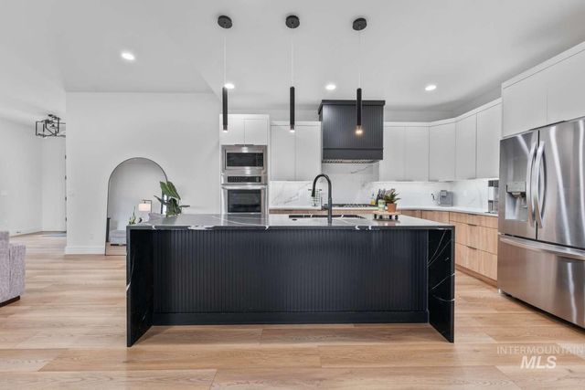 429 Meadowview Lane N, Twin Falls, ID 83301