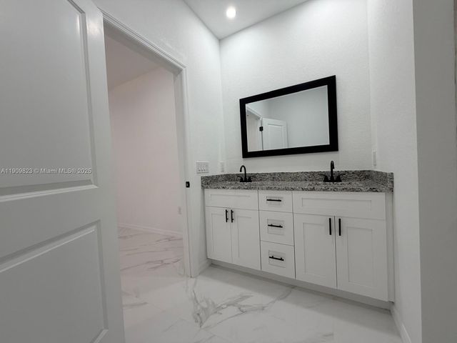 2706 72nd St W, Lehigh Acres, FL 33971