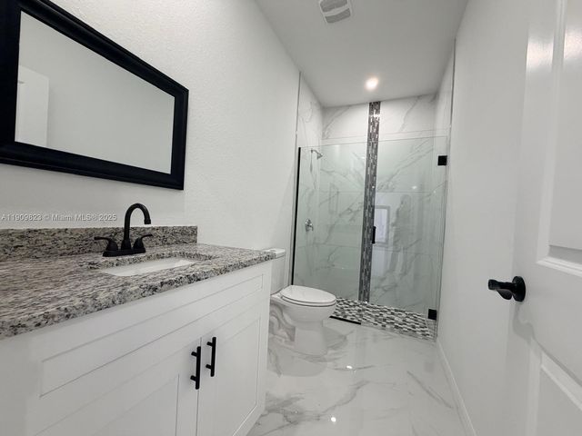 2706 72nd St W, Lehigh Acres, FL 33971