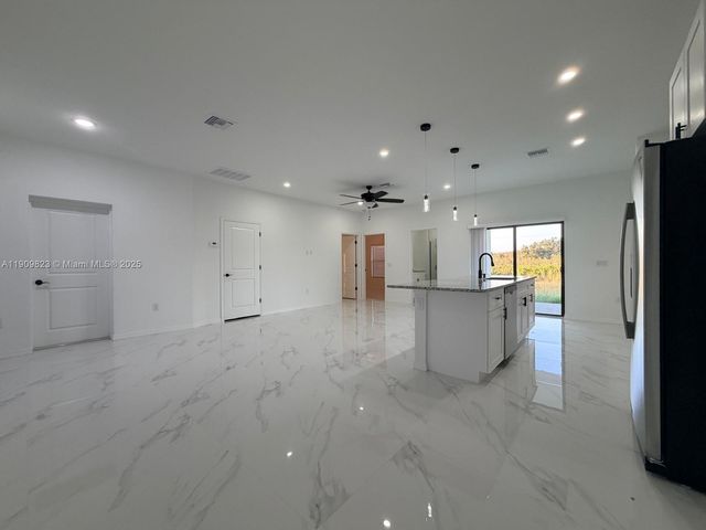 2706 72nd St W, Lehigh Acres, FL 33971