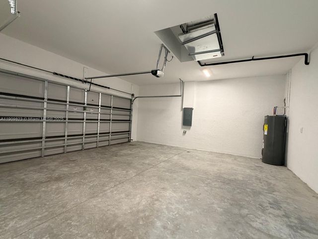 2706 72nd St W, Lehigh Acres, FL 33971