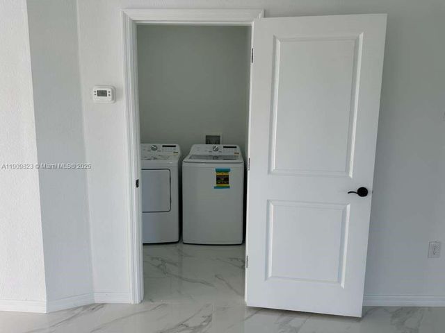 2706 72nd St W, Lehigh Acres, FL 33971