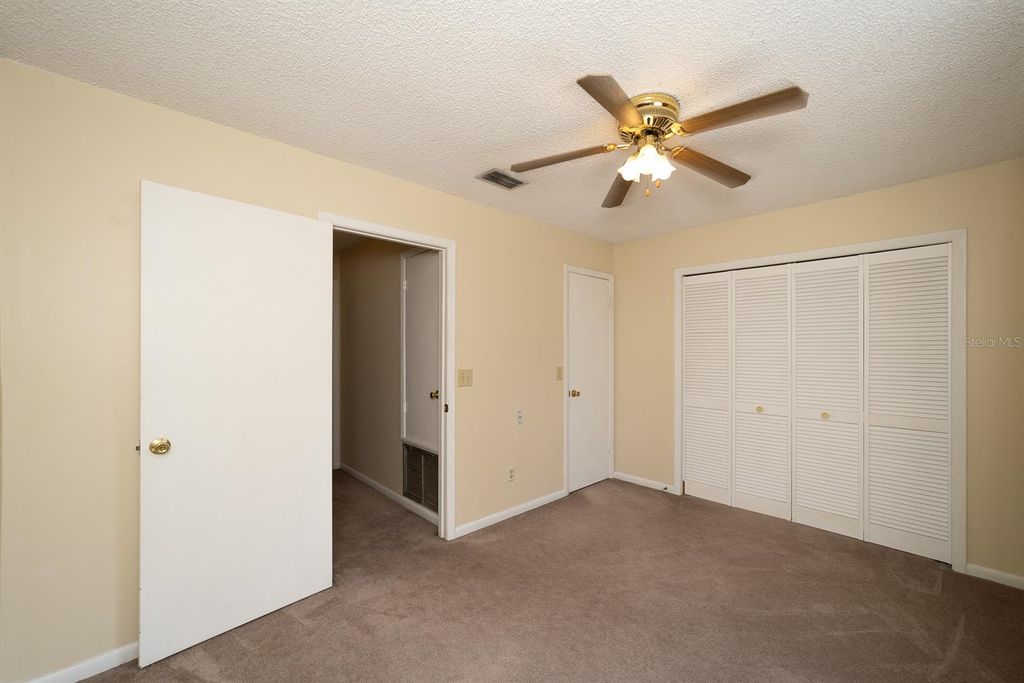 Image 14 of property listing at 13810 FLETCHERS MILL DRIVE, Tampa, FL 33613