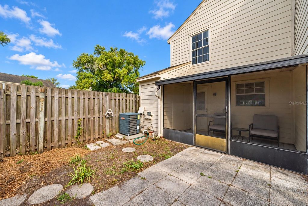 Image 16 of property listing at 13810 FLETCHERS MILL DRIVE, Tampa, FL 33613