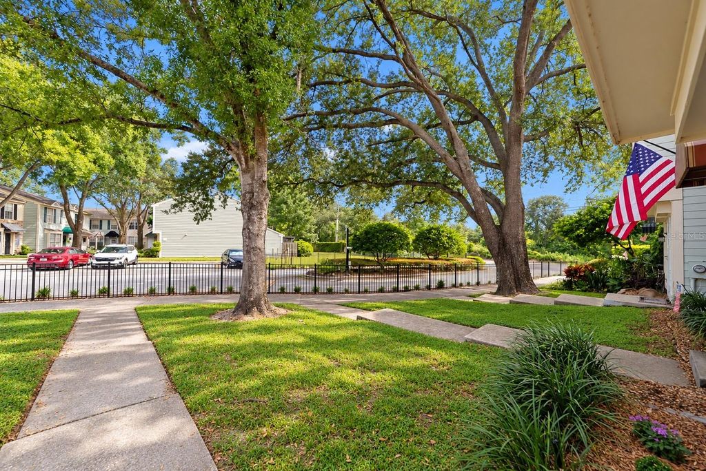 Image 17 of property listing at 13810 FLETCHERS MILL DRIVE, Tampa, FL 33613