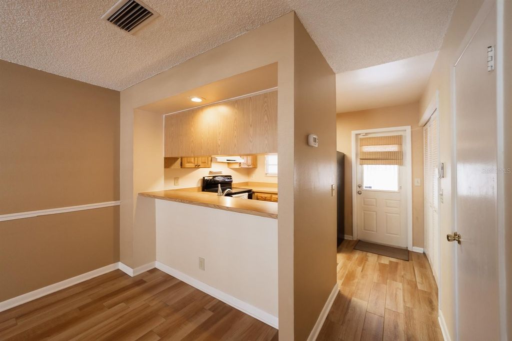 Image 7 of property listing at 13810 FLETCHERS MILL DRIVE, Tampa, FL 33613