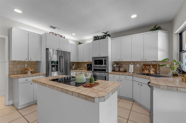 12019 SW 77th Ter, Miami, FL 33183