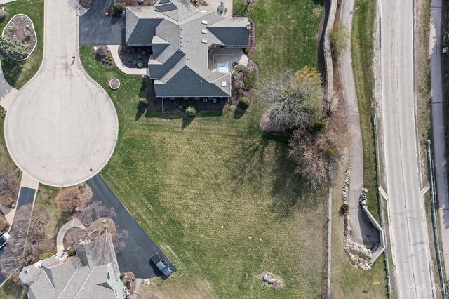 433 Ridge Court, Lake In The Hills, IL 60156