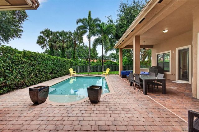 15564 Glencrest Avenue, Delray Beach, FL 33446