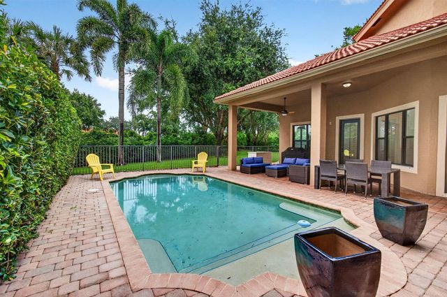 15564 Glencrest Avenue, Delray Beach, FL 33446