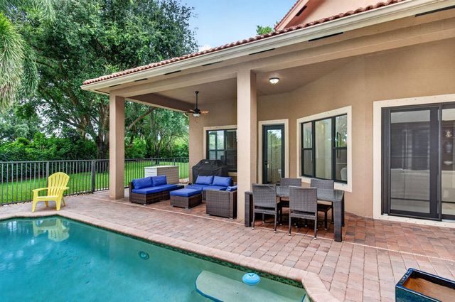 15564 Glencrest Avenue, Delray Beach, FL 33446