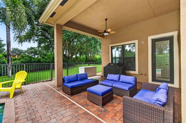15564 Glencrest Avenue, Delray Beach, FL 33446