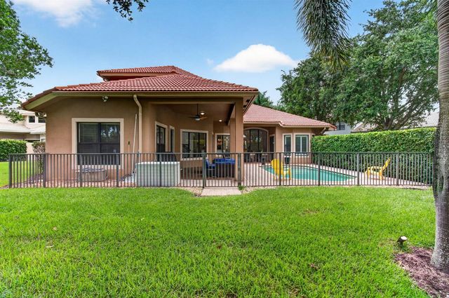 15564 Glencrest Avenue, Delray Beach, FL 33446