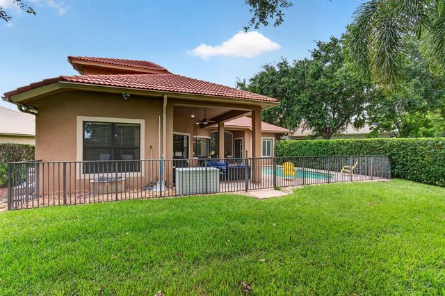15564 Glencrest Avenue, Delray Beach, FL 33446