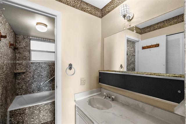 8205 NW 61st St B209, Tamarac, FL 33321