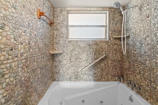 8205 NW 61st St B209, Tamarac, FL 33321