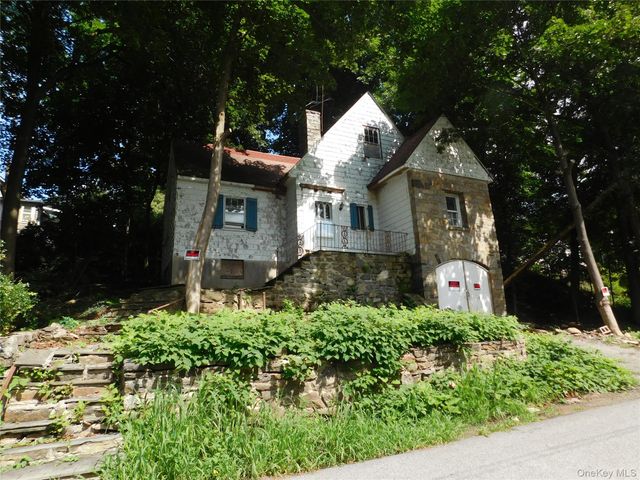 39 Sycamore Terrace, Mahopac, NY 10541