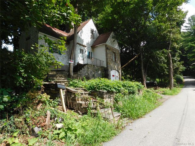 39 Sycamore Terrace, Mahopac, NY 10541