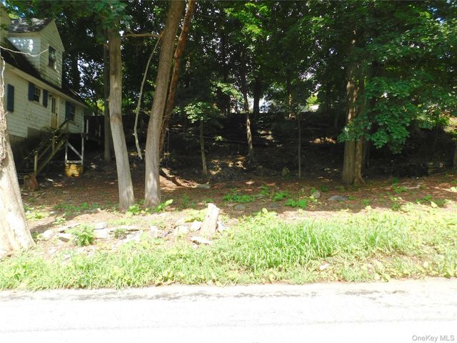 39 Sycamore Terrace, Mahopac, NY 10541