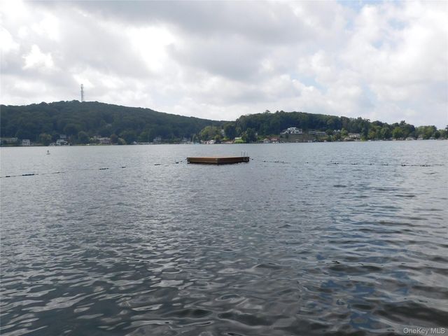 39 Sycamore Terrace, Mahopac, NY 10541