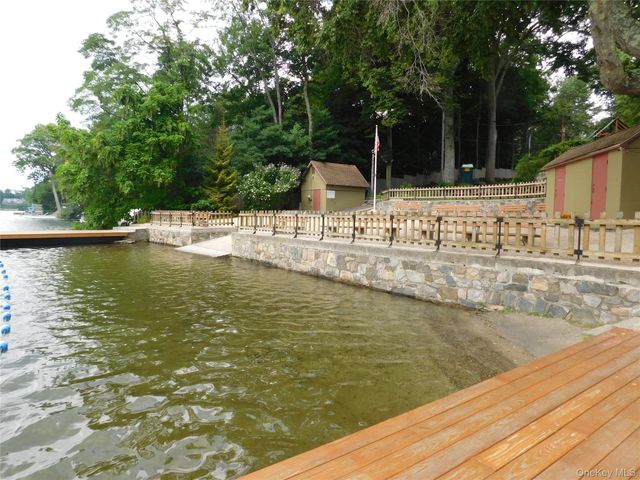 39 Sycamore Terrace, Mahopac, NY 10541