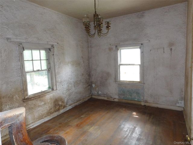 39 Sycamore Terrace, Mahopac, NY 10541