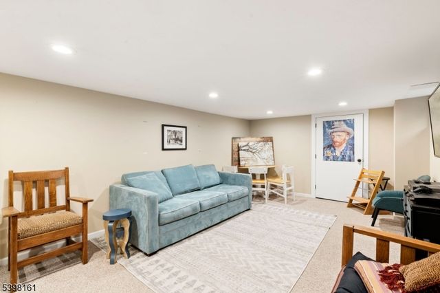 46 Plainfield Ave, Metuchen Boro, NJ 08840