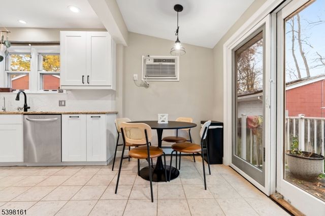 46 Plainfield Ave, Metuchen Boro, NJ 08840