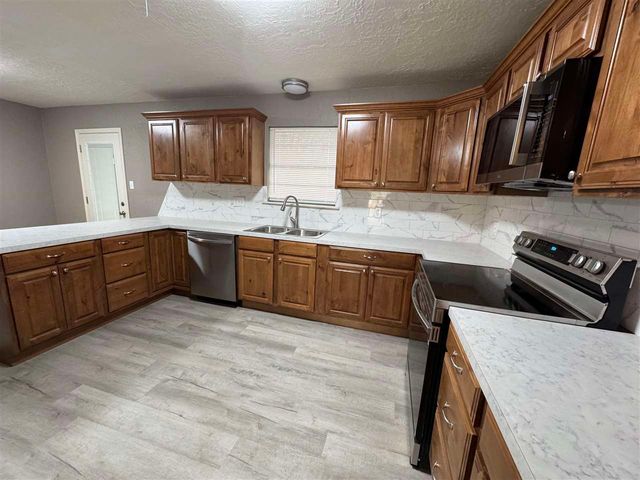 118 N Elk Dr, Cache, OK 73527