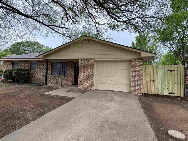 118 N Elk Dr, Cache, OK 73527