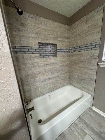 118 N Elk Dr, Cache, OK 73527