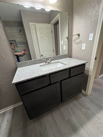 118 N Elk Dr, Cache, OK 73527