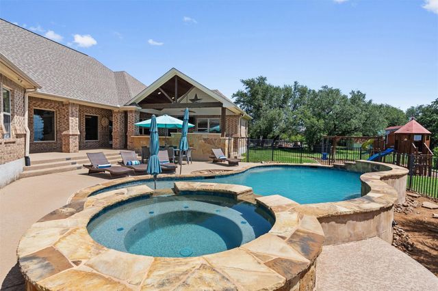 205 Quarry Lake EST, Liberty Hill, TX 78642