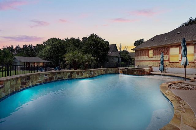 205 Quarry Lake EST, Liberty Hill, TX 78642