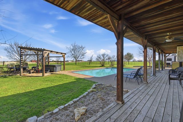 2390 S Branch Road, Krum, TX 76249