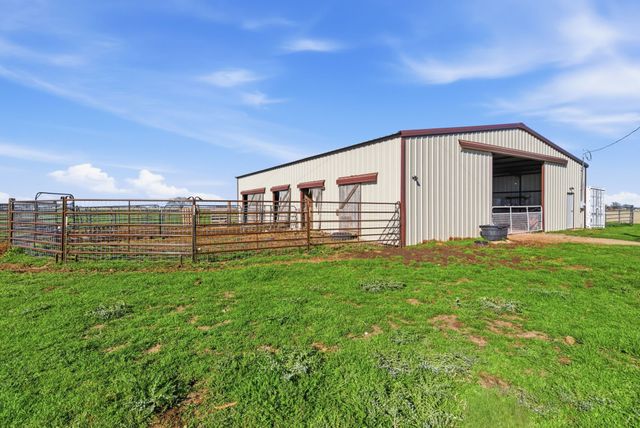 2390 S Branch Road, Krum, TX 76249