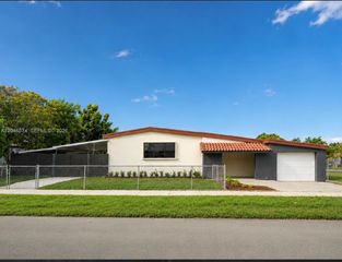 620 NW 182nd Terrace, Miami Gardens, FL 33169