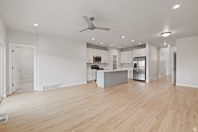 921 N EVELYN ST, Farmington, UT 84025