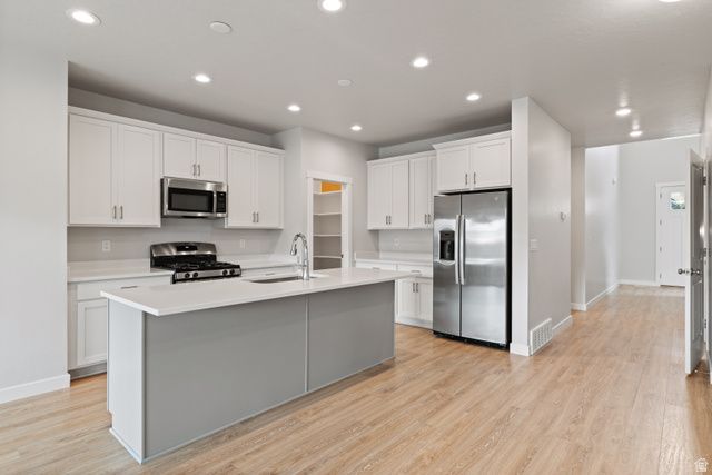 921 N EVELYN ST, Farmington, UT 84025