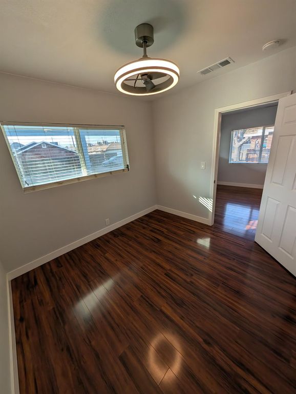 Image 10 of property listing at 512 Sunset Street, Coalinga, CA 93210