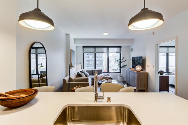 270 Hennepin Avenue 1019, Minneapolis, MN 55401