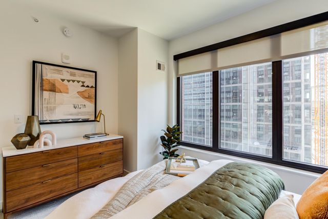 270 Hennepin Avenue 1019, Minneapolis, MN 55401